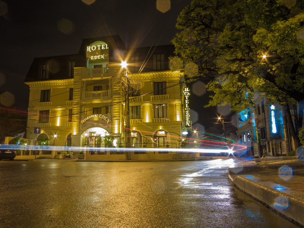 Hotel Eden Iasi Buitenkant foto